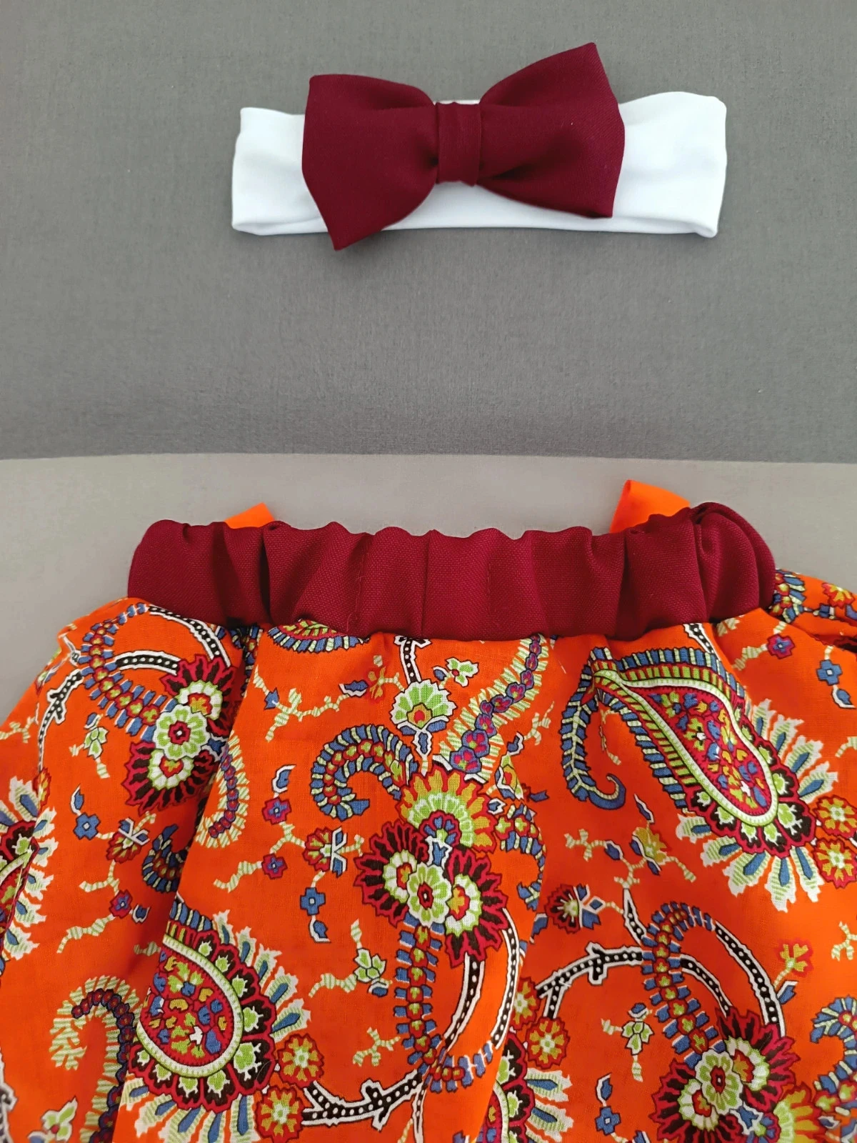 Jupe/falda/rok tapa fraldas - moelleux bordeaux avec imprimé floral coloré 12 mois – photo 6